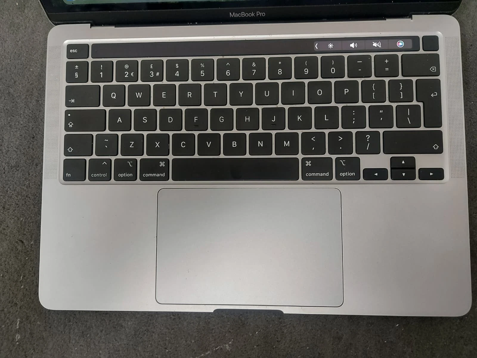 Apple MacBook Pro 15-inch Retina 2018 – Intel Core i7, 16GB RAM, 256GB SSD - Image 3